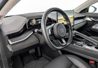 Подержанный автомобиль Zeekr 001 2022 года (16 фото)