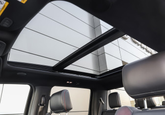 Подержанный автомобиль Ford F-150 2025 года (18 фото)