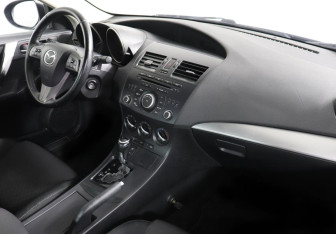 Подержанный автомобиль Mazda 3 Sedan 2012 года (5 фото)