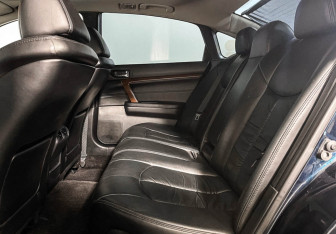 Подержанный автомобиль Nissan Teana 2007 года (10 фото)