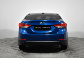 Подержанный автомобиль Hyundai Elantra Sedan 2014 года (4 фото)