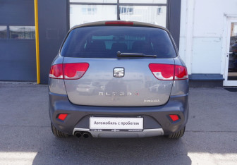 Подержанный автомобиль SEAT Altea 2012 года (6 фото)