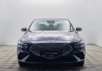 Подержанный автомобиль Genesis G70 2021 года (8 фото)