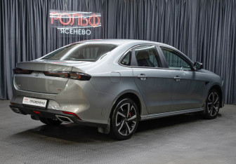 Подержанный автомобиль Kaiyi E5 2023 года (5 фото)