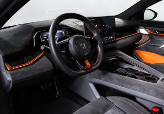 Подержанный автомобиль Zeekr 001 2023 года (15 фото)