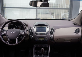 Подержанный автомобиль Hyundai ix35 2014 года (12 фото)