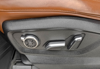 Подержанный автомобиль Audi Q7 2017 года (20 фото)