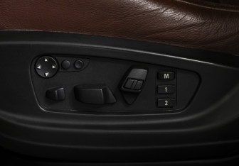 Подержанный автомобиль BMW X6 2009 года (16 фото)