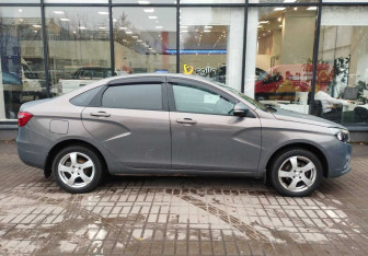 Подержанный автомобиль LADA (ВАЗ) Vesta Sedan 2018 года (4 фото)