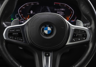 Подержанный автомобиль BMW X5 2019 года (11 фото)