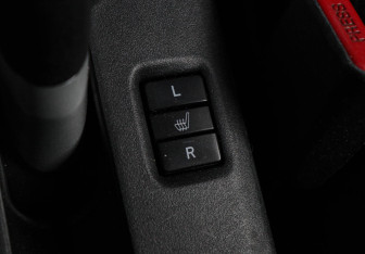 Подержанный автомобиль Toyota Auris Hatchback 2011 года (15 фото)