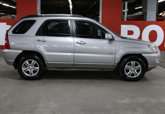 Подержанный автомобиль Kia Sportage 2006 года (4 фото)