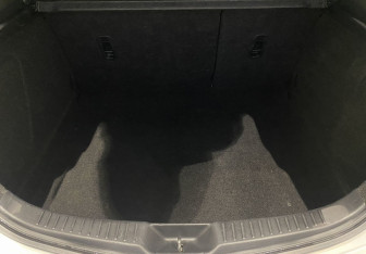 Подержанный автомобиль Mazda 3 Hatchback 2012 года (13 фото)