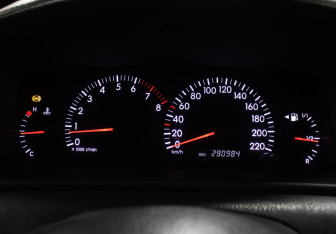 Подержанный автомобиль Toyota Corolla Sedan 2006 года (13 фото)