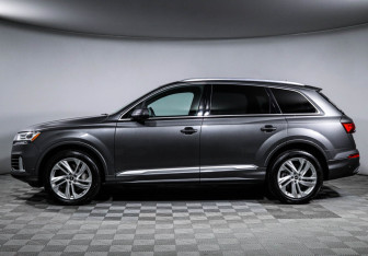 Подержанный автомобиль Audi Q7 2021 года (8 фото)