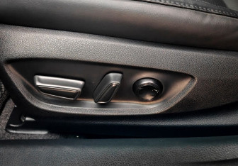 Подержанный автомобиль Toyota Avalon 2022 года (20 фото)