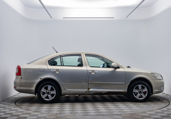 Подержанный автомобиль Mitsubishi Pajero Sport 2020 года (4 фото)