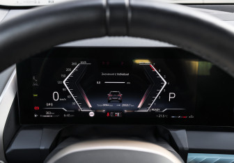 Подержанный автомобиль BMW X3 2025 года (15 фото)