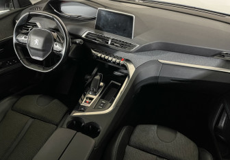 Подержанный автомобиль Peugeot 5008 Suv 2021 года (9 фото)