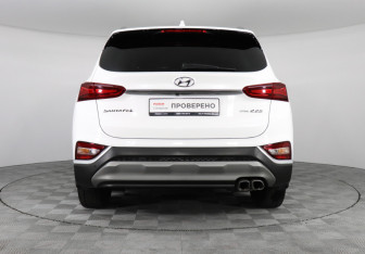 Подержанный автомобиль Hyundai Santa Fe 2019 года (6 фото)