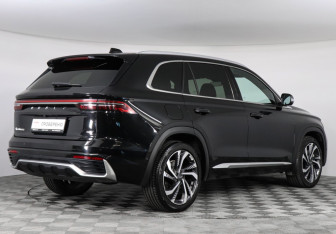 Подержанный автомобиль Geely Monjaro 2023 года (5 фото)