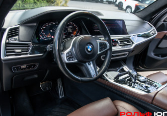 Подержанный автомобиль BMW X7 2019 года (21 фото)