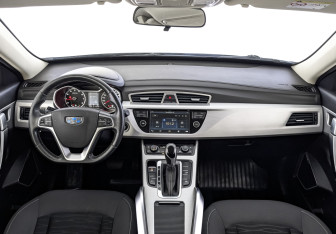 Подержанный автомобиль Geely Atlas 2018 года (14 фото)