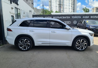 Подержанный автомобиль Geely Monjaro 2024 года (4 фото)