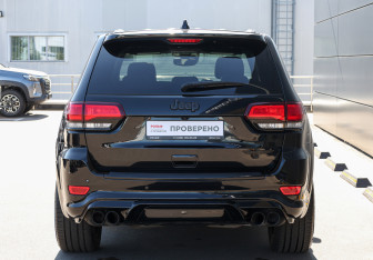 Подержанный автомобиль Jeep Grand Cherokee 2018 года (6 фото)