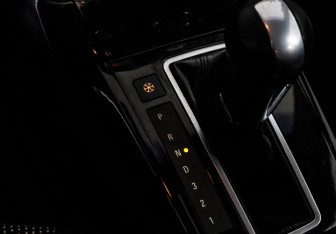 Подержанный автомобиль Opel Astra Sedan 2011 года (13 фото)