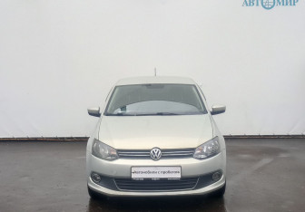Подержанный автомобиль Volkswagen Polo Sedan 2013 года (2 фото)