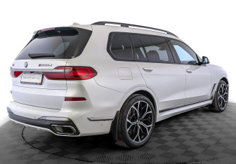 Подержанный автомобиль BMW X7 2019 года (5 фото)