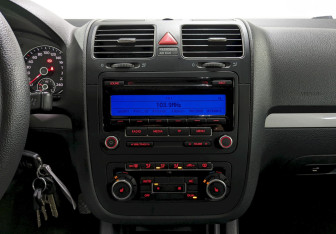 Подержанный автомобиль Volkswagen Jetta Sedan 2010 года (23 фото)
