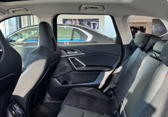 Новый BMW X1 2025 (10 фото)