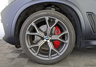 Подержанный автомобиль BMW X5 2021 года (18 фото)
