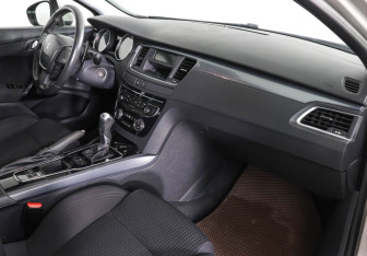 Подержанный автомобиль Peugeot 508 Sedan 2012 года (11 фото)
