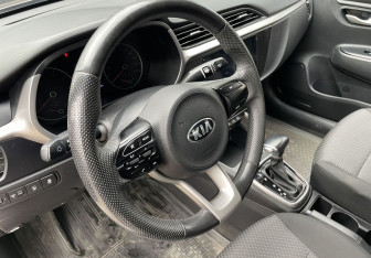 Подержанный автомобиль Kia Rio Sedan 2020 года (14 фото)