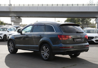 Подержанный автомобиль Audi Q7 2007 года (7 фото)