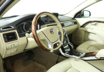 Подержанный автомобиль Volvo S80 2014 года (13 фото)