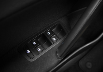 Подержанный автомобиль Volkswagen Golf Hatchback 2013 года (15 фото)