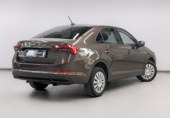 Подержанный автомобиль Skoda Rapid Liftback 2022 года (5 фото)
