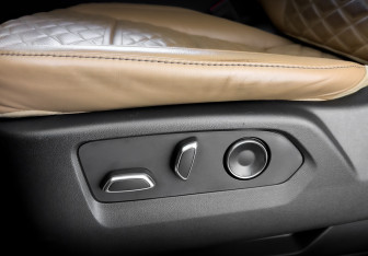 Подержанный автомобиль Cadillac Escalade Suv 2021 года (22 фото)