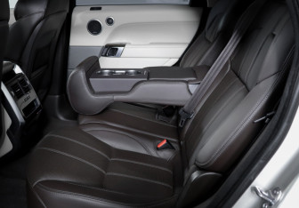 Подержанный автомобиль Land Rover Range Rover Sport 2017 года (10 фото)