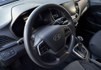 Подержанный автомобиль Hyundai Solaris Sedan 2021 года (14 фото)