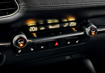 Подержанный автомобиль Mazda 3 Hatchback 2019 года (25 фото)