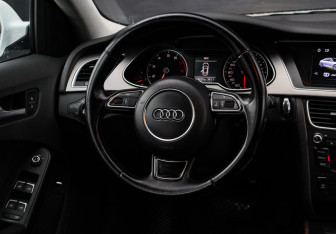 Подержанный автомобиль Audi A4 Sedan 2014 года (12 фото)
