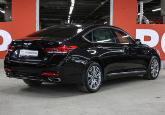 Подержанный автомобиль Genesis G80 2019 года (5 фото)