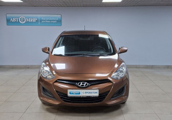 Подержанный автомобиль Hyundai i30 Hatchback 2012 года (2 фото)