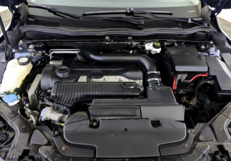 Подержанный автомобиль Volvo V40 Cross Country 2013 года (9 фото)