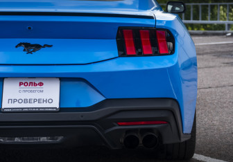 Подержанный автомобиль Ford Mustang Coupe 2023 года (8 фото)